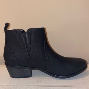 Black Womens Xappeal booties